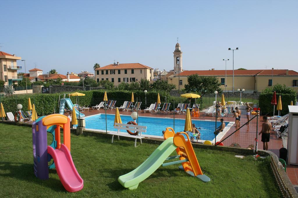 Residence Mizar Pietra Ligure Exterior foto